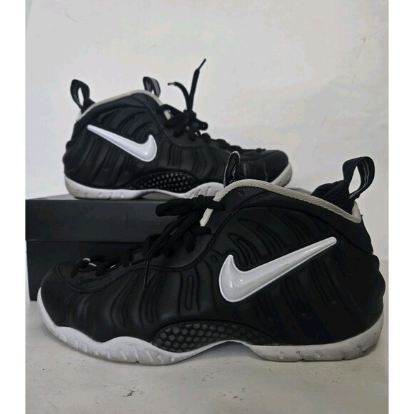 Nike Air Foamposite Pro Sneaker Mens Sz 10 Dr. Doom Black/White 624041-006 2016